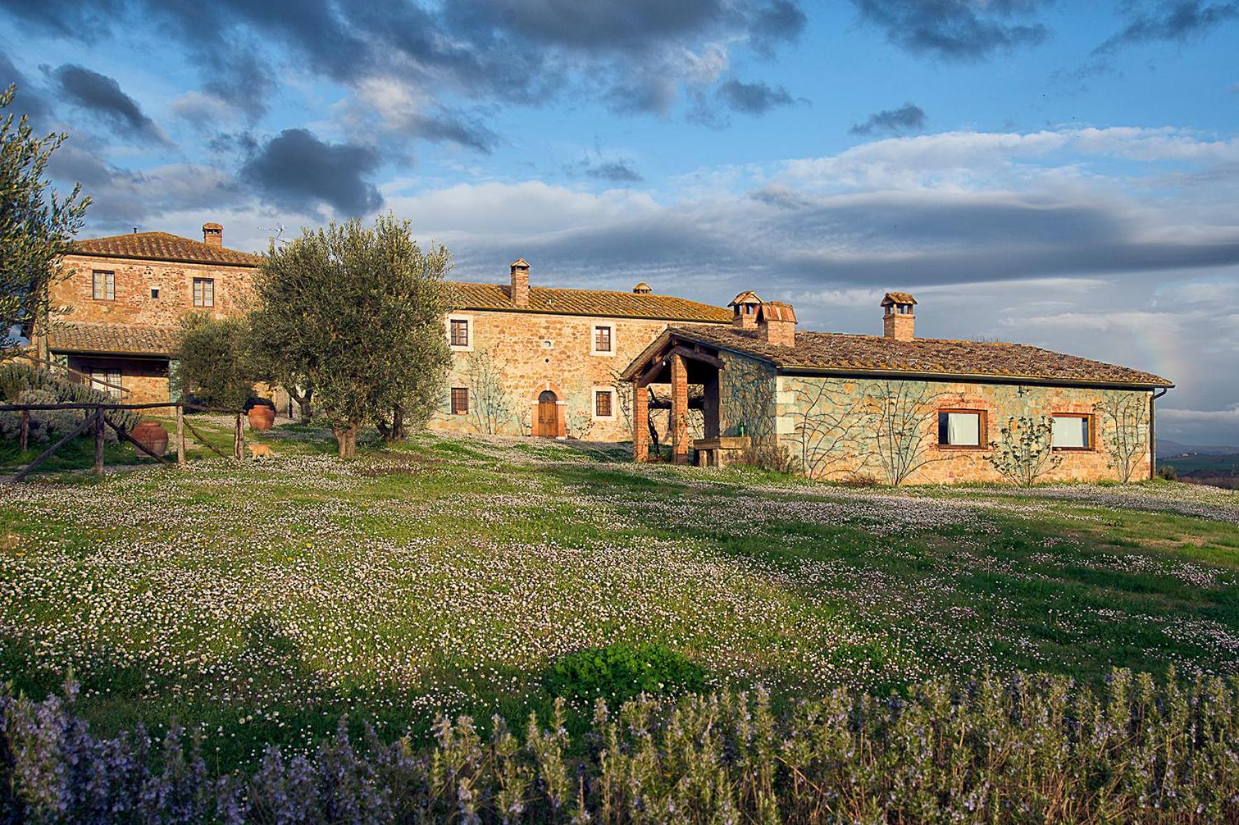 Agriturismo Le Sorbelle D'Orcia Con Piscina بيينْسا المظهر الخارجي الصورة