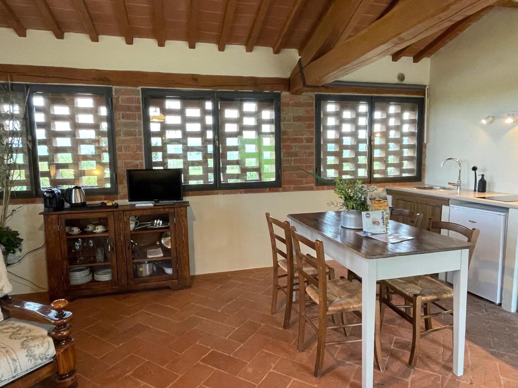 Agriturismo Le Sorbelle D'Orcia Con Piscina بيينْسا المظهر الخارجي الصورة